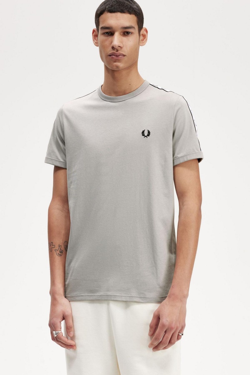 Camiseta Fred Perry Taped Ringer Hombre Limestone | LMXTR20950