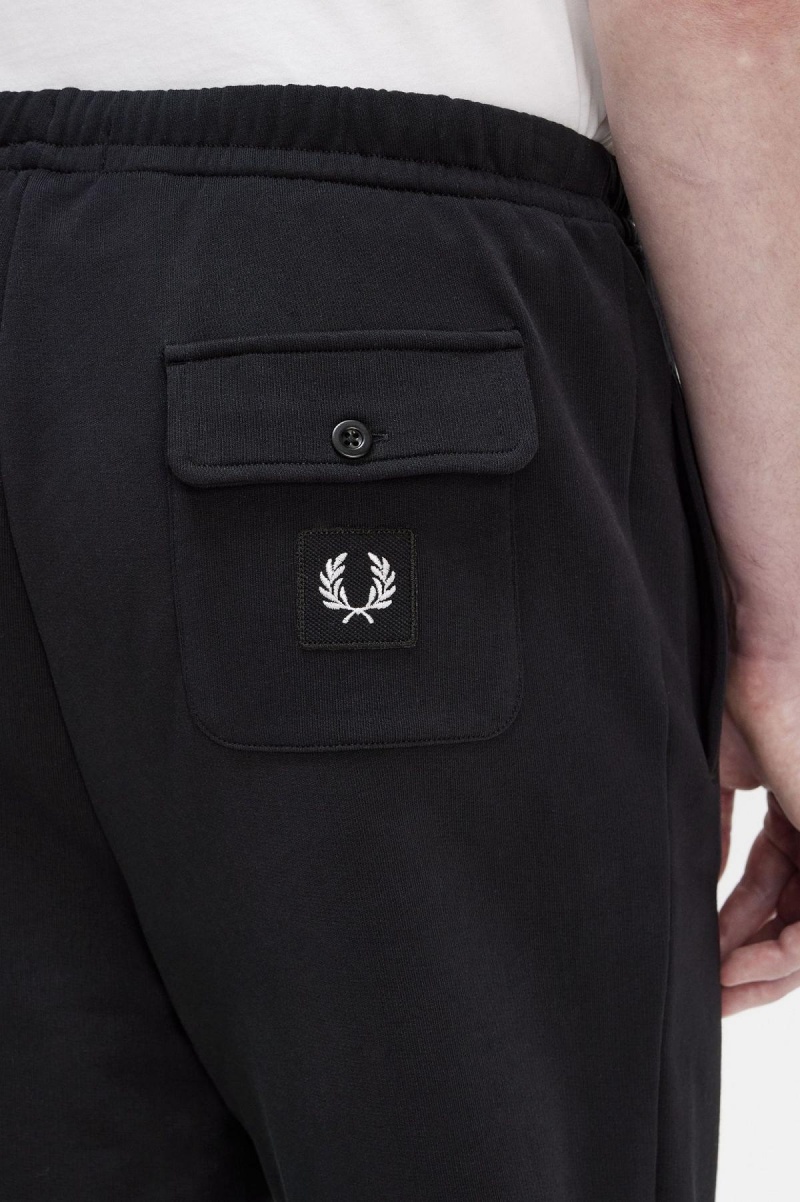 Pantalones Fred Perry Badge Detail Pista Pants Hombre Negros | GMXEC23193